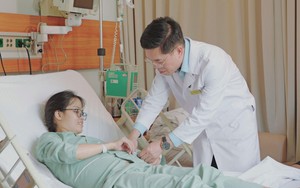Nữ bác sĩ được tái sinh từ gan của chồng