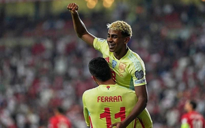 Lamine Yamal sẽ không ra sân cùng Barcelona vì chấn thương