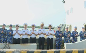 Mang tết ấm đến Trường Sa