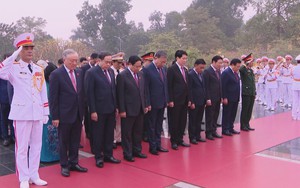 Đại biểu dự Đại hội XIV của Đảng vào Lăng viếng Chủ tịch Hồ Chí Minh