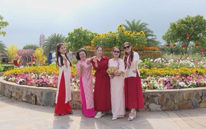 Hơn 500 lượt khách mỗi ngày check-in "Phố Xuân" rực rỡ tại Vũng Tàu