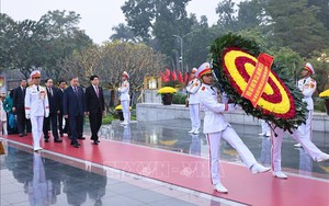Lãnh đạo Đảng, Nhà nước đặt vòng hoa tại Đài tưởng niệm các Anh hùng liệt sĩ