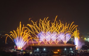 Gần 200 quả pháo hoa hỏa thuật được bắn diễn tập tại sân vận động Mỹ Đình