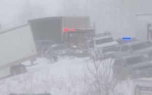 Mỹ: Bão tuyết gây tai nạn liên hoàn hơn 100 xe ở Michigan