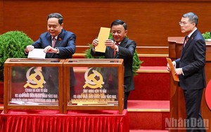 Sáng ngày 23/1, Ban Chấp hành Trung ương Đảng khóa XIV tiến hành Hội nghị lần thứ nhất