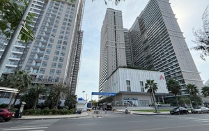 Nghi vấn một người rơi tầng cao tử vong bên hông tòa nhà đường Thi Sách