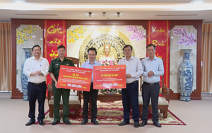 TP. Hồ Chí Minh trao tặng quà Tết tại tỉnh Cà Mau