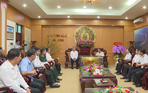 TP. Hồ Chí Minh thăm, chúc Tết cán bộ, chiến sĩ Vùng 4 Hải quân