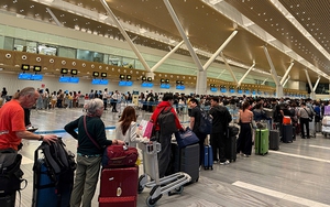 TP. Hồ Chí Minh: Bến xe, ga tàu, sân bay đông nghịt người về quê đón Tết