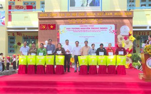 Trao 500 phần quà Tết cho hộ khó khăn tại phường Cát Lái