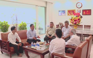 Lãnh đạo TP. Hồ Chí Minh thăm, tri ân các cán bộ y tế lão thành nhân Ngày Thầy thuốc Việt Nam 27/2