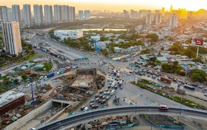 Có nên tháo dỡ vòng xoay ở TP. Hồ Chí Minh: Xây thêm cầu vượt, hầm chui