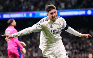 Valverde lập hat-trick, Real Madrid nhấn chìm Man City