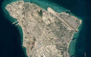 Mỹ không kích hòn đảo chiến lược của Iran