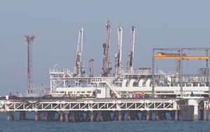 Iran tuyên bố các tàu của Mỹ và Israel không được đi qua eo biển Hormuz