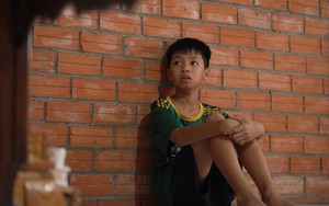 Xót xa khi bé Hoàng Tâm nói "Con chỉ là một đứa trẻ bất hạnh"
