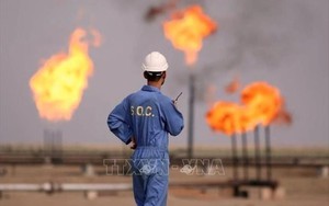 Giá dầu thô tăng 9% trước nguy cơ gián đoạn nguồn cung tại Eo biển Hormuz