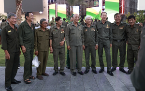 Không khí người dân hưởng ứng lễ kỉ niệm 50 năm ngày thành lập TNXP TP. Hồ Chí Minh