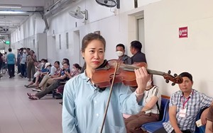 Nghệ sĩ Nguyệt Thu chơi viola ở hành lang bệnh viện: Lời cầu nguyện sau ca cấp cứu