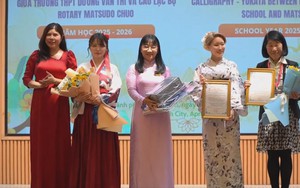 Trao tặng thiết bị học tập, vật phẩm sinh hoạt cho các trường tại TP. Hồ Chí Minh