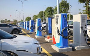 Chuyển dịch năng lượng: Rộng cửa cho ngành công nghiệp xe điện