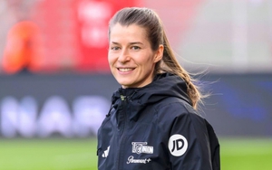 Marie-Louise Eta đi vào lịch sử tại Bundesliga