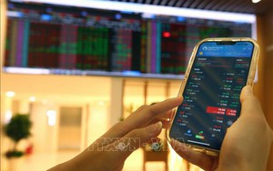 Chứng khoán phiên cuối tháng 4 điều chỉnh sâu trước kỳ nghỉ lễ