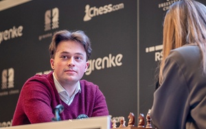 Vượt qua Carlsen, kỳ thủ 21 tuổi vô địch giải Freestyle Chess