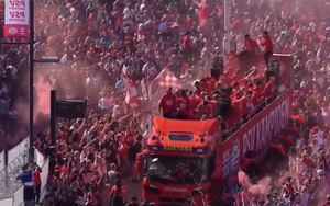 PSV Eindhoven năm thứ 3 liên tiếp lên ngôi vô địch