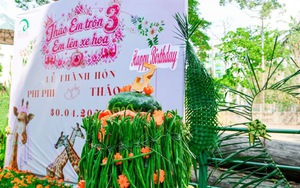 “Đám cưới” hươu cao cổ đầu tiên tại Thảo Cầm Viên hút nghìn khách tham dự