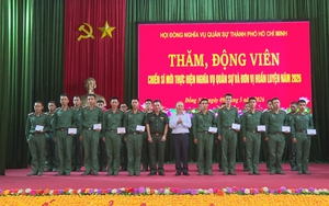 Lãnh đạo TP. Hồ Chí Minh thăm, động viên chiến sĩ mới đang thực hiện nghĩa vụ quân sự tại TP. Đồng Nai