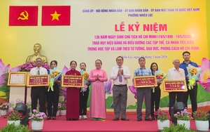 Phường Nhiêu Lộc trao Huy hiệu Đảng và tuyên dương các điển hình học tập, làm theo Bác