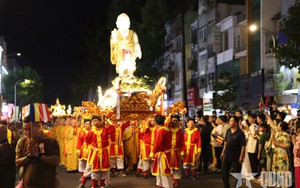 TP Hồ Chí Minh: Lễ rước kiệu hoa mừng Đại lễ Phật đản