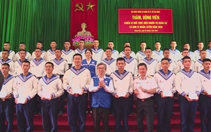 Hội đồng Nghĩa vụ quân sự TP. Hồ Chí Minh thăm, động viên chiến sĩ mới tại Vùng 4 Hải quân