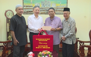 Lãnh đạo TP. Hồ Chí Minh thăm, chúc mừng Đại lễ Raya Idil Adha năm 2026