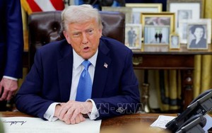 Tổng thống Trump ra tuyên bố bất ngờ liên quan đến tàu hàng rời eo biển Hormuz