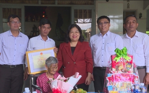 Lãnh đạo TP. Hồ Chí Minh thăm, chúc thọ người cao tuổi