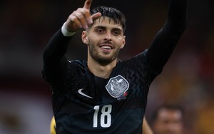 Patrick Beach tỏa sáng trong ngày ra mắt World Cup