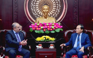 Bí thư Thành ủy TP. Hồ Chí Minh Trần Lưu Quang tiếp Tổng Lãnh sự Liên bang Nga tại TP. Hồ Chí Minh