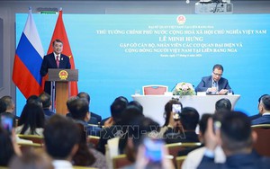 Thủ tướng Lê Minh Hưng gặp cộng đồng người Việt Nam tại Nga