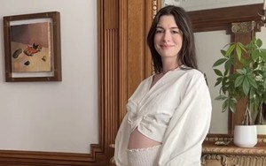Anne Hathaway mang thai con thứ ba