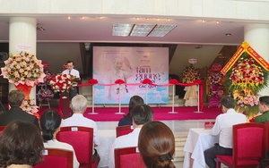 Khai mạc triển lãm “Những tấm gương bình dị mà cao quý”