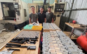 Phát hiện 2 xưởng cơ khí bí mật chế tạo vũ khí quân dụng, bán cả nghìn đơn hàng