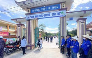 Quảng Trị: Xác minh thông tin "giáo viên vào phòng thi hướng dẫn thí sinh làm bài"