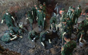 Phát hiện thêm 13 bộ hài cốt liệt sĩ tại công viên Lê Thị Riêng