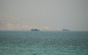 Iran tuyên bố đóng eo biển Hormuz