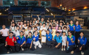 50 em thanh thiếu nhi lần đầu tiên được tham quan "hậu trường" truyền hình
