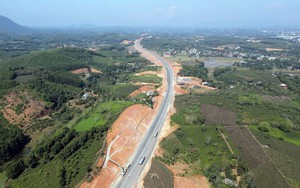 Công bố tình huống khẩn cấp thiên tai trên đường Hồ Chí Minh