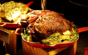 Sky Buffet "Steak It Easy" ra mắt, mang trải nghiệm steak thượng hạng lên tầng 66 Landmark 81