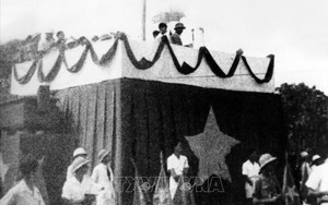Vai trò to lớn của Chủ tịch Hồ Chí Minh trong Cách mạng Tháng Tám 1945